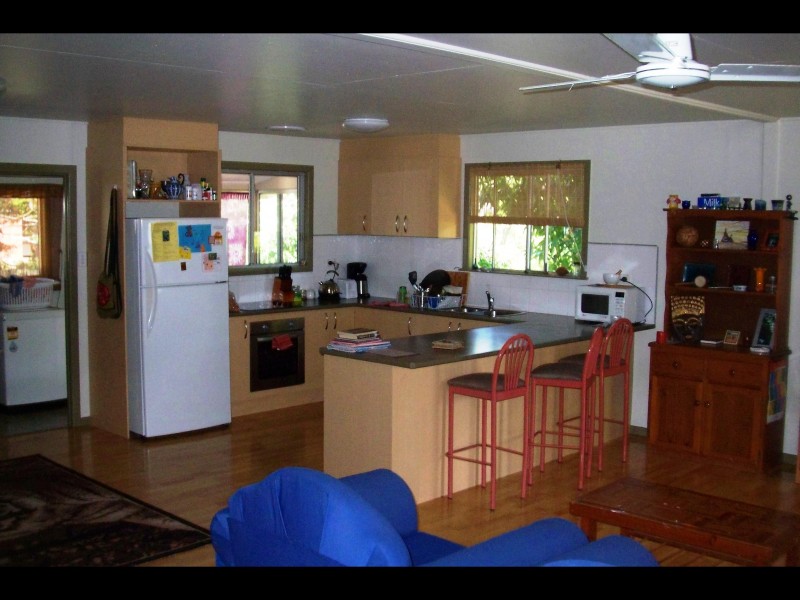 33 Totness Street, Torquay QLD 4655