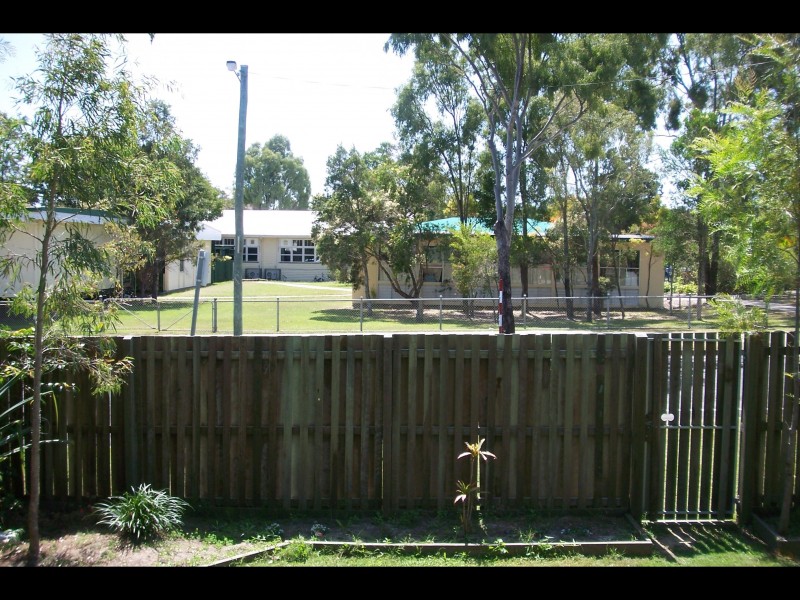 33 Totness Street, Torquay QLD 4655