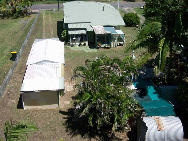 12 Hibiscus Street, Urangan QLD 4655