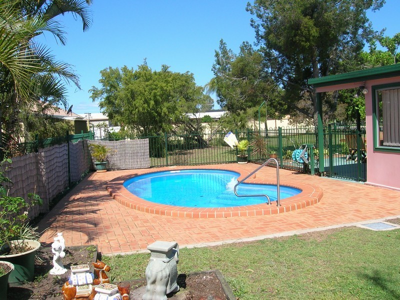 170 Truro Street, Urangan QLD 4655