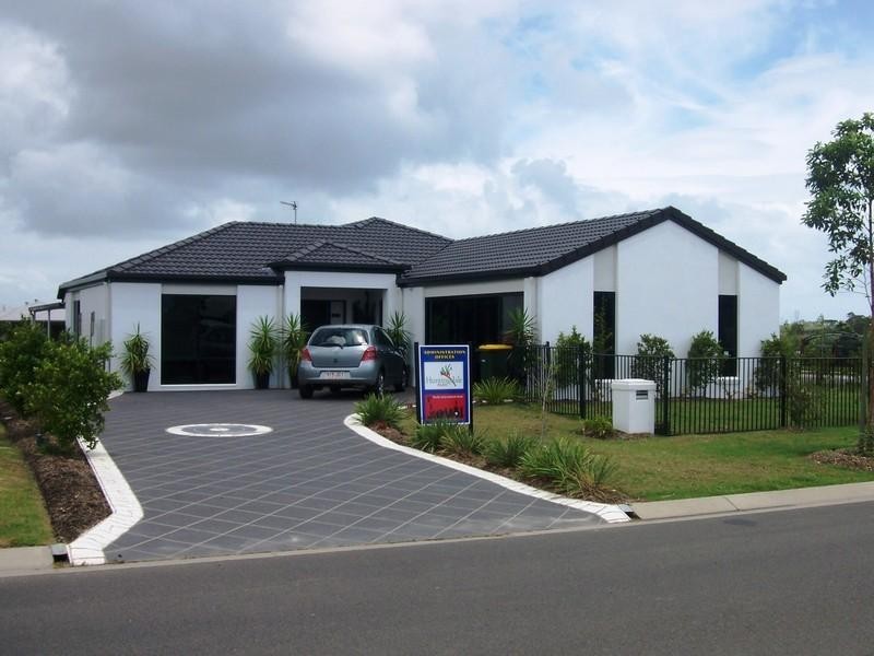 1 Lady Nelson Drive, Eli Waters QLD 4655