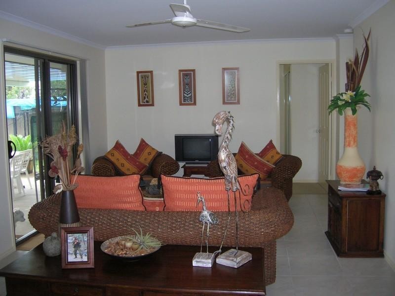 2/107 Ibis Boulevard, Eli Waters QLD 4655