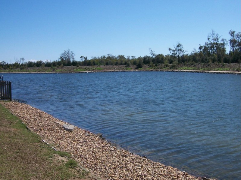 2/107 Ibis Boulevard, Eli Waters QLD 4655