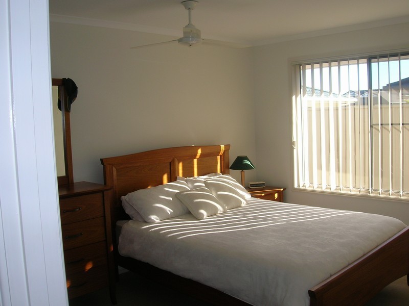 2/111 Ibis Boulevard, Eli Waters QLD 4655