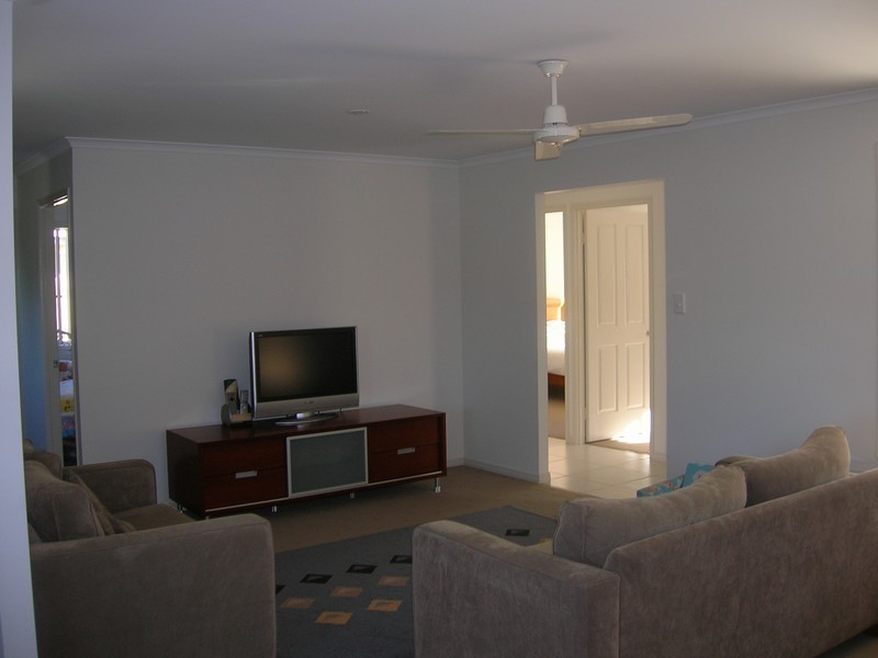 2/111 Ibis Boulevard, Eli Waters QLD 4655