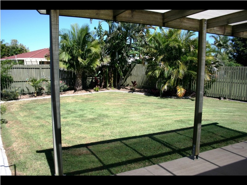 2/1 Alana Court, Torquay QLD 4655