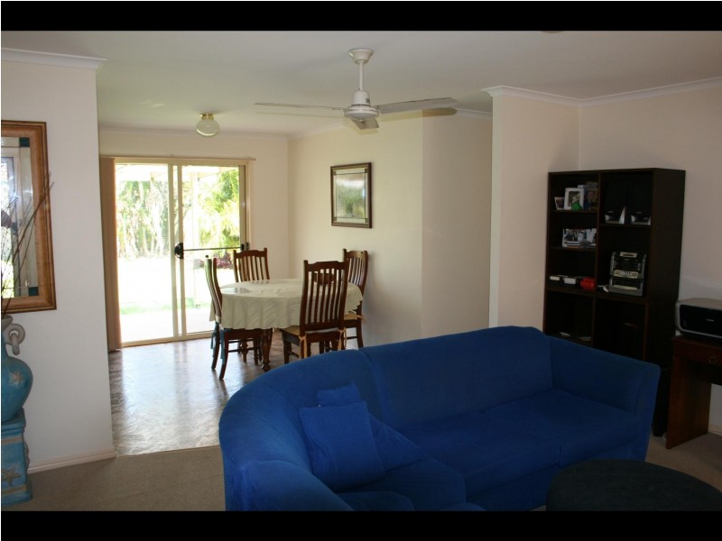 2/1 Alana Court, Torquay QLD 4655