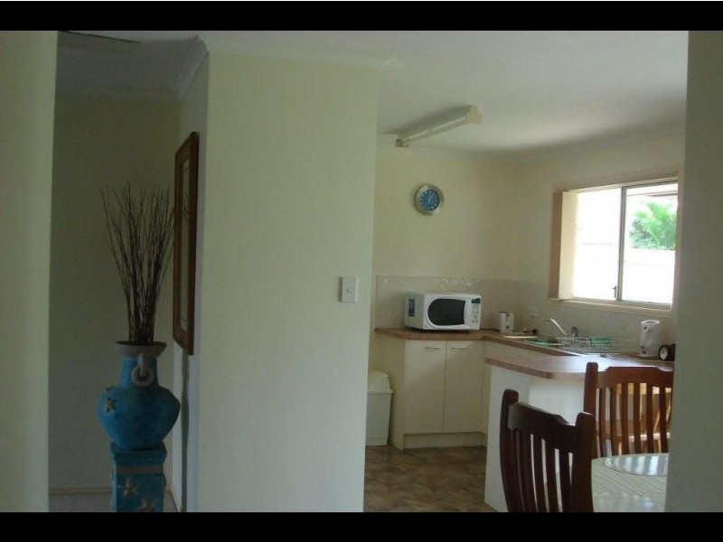 2/1 Alana Court, Torquay QLD 4655