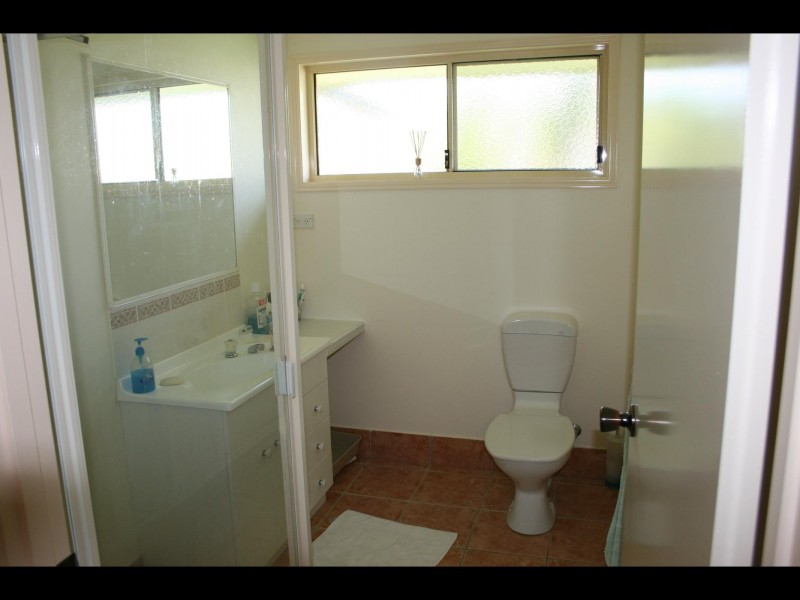 2/1 Alana Court, Torquay QLD 4655