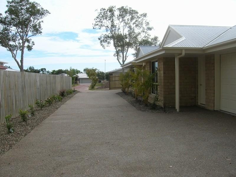 2/11 Daintree Drive, Urangan QLD 4655
