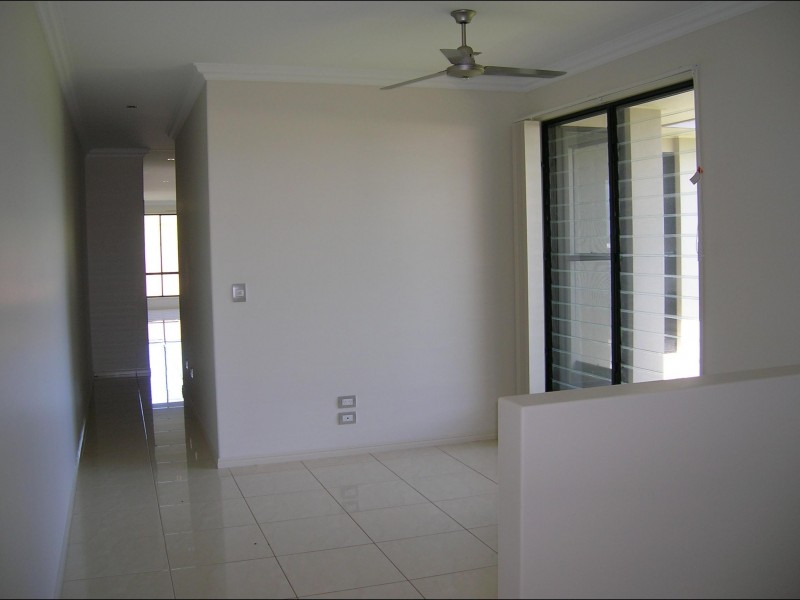 2/25 Bay Park Road, Wondunna QLD 4655