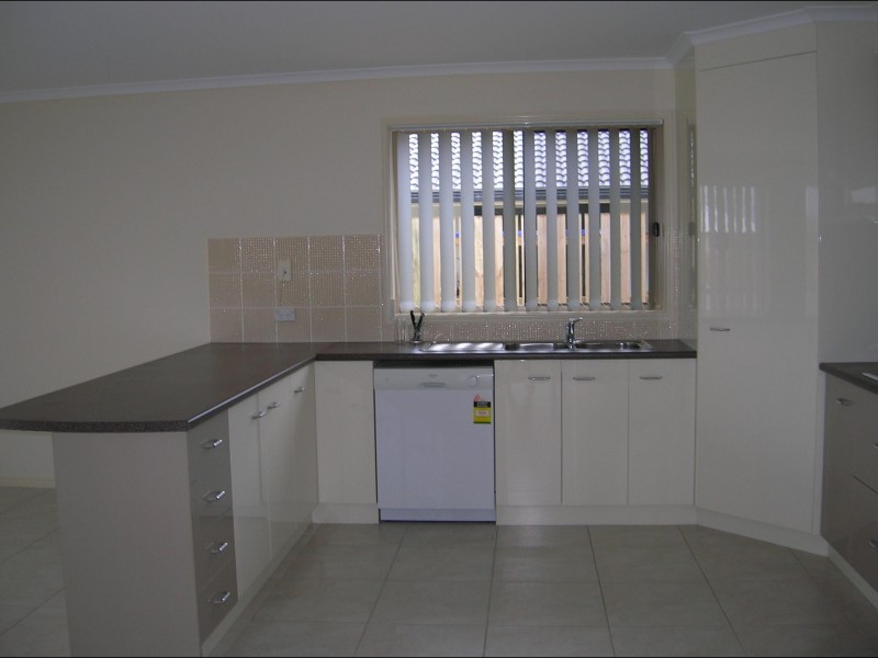 3 Lady Nelson Drive, Eli Waters QLD 4655