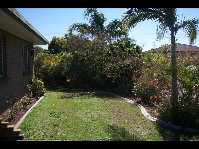 1 Tenimby Street, Pialba QLD 4655
