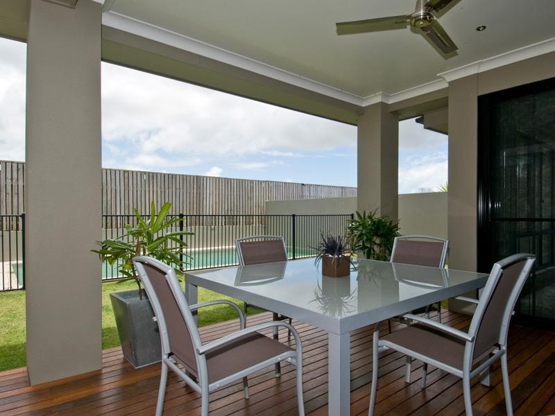 1/27 Bay Park Road, Wondunna QLD 4655