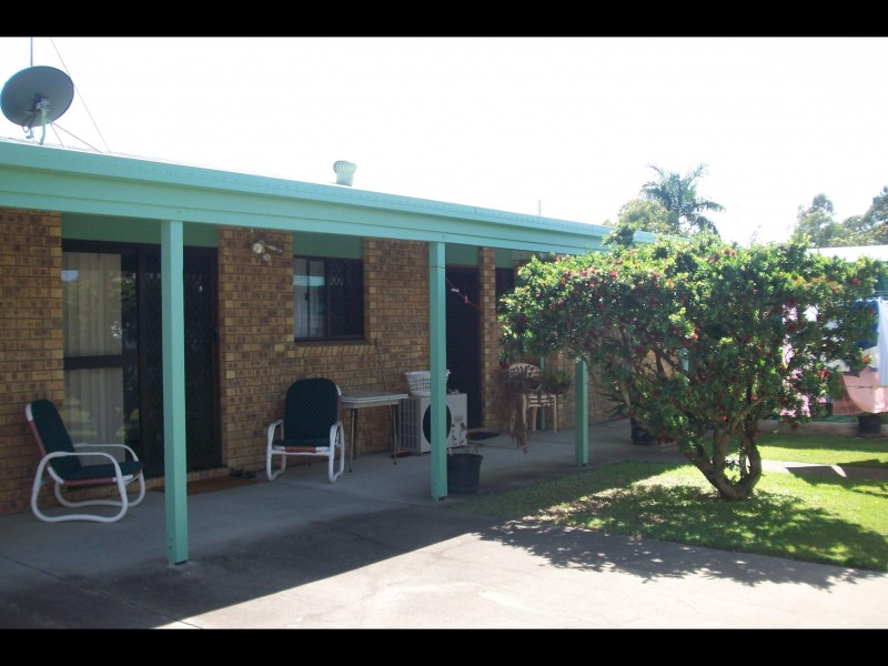 18 South Street, Urangan QLD 4655