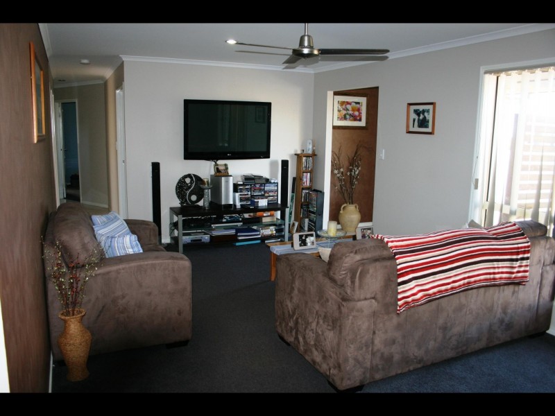 77 Endeavour Way, Eli Waters QLD 4655