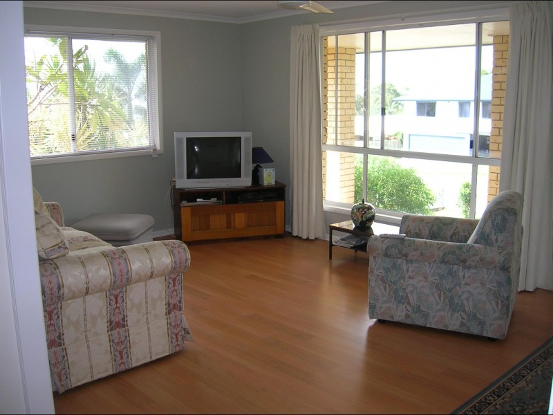 70 Crawford Drive, Dundowran QLD 4655