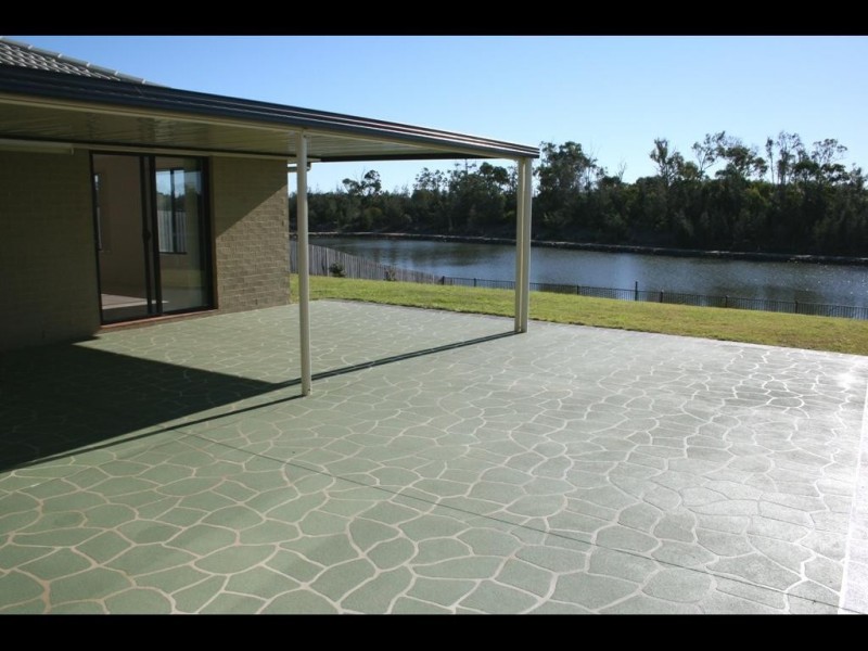 13 Lady Penrhyn Drive, Eli Waters QLD 4655