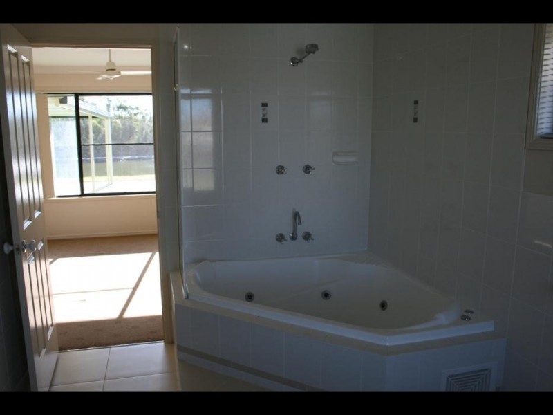 13 Lady Penrhyn Drive, Eli Waters QLD 4655