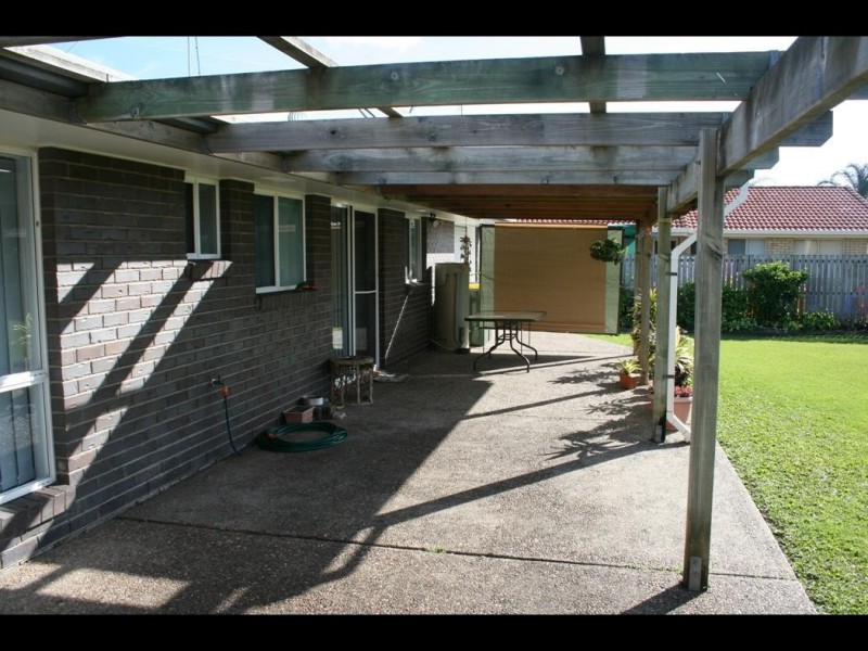 4 Glen Court, Point Vernon QLD 4655