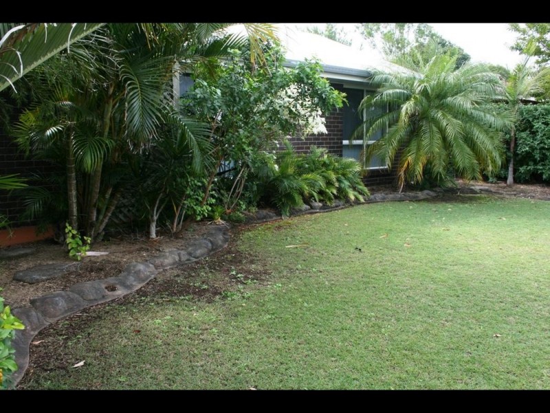 4 Glen Court, Point Vernon QLD 4655
