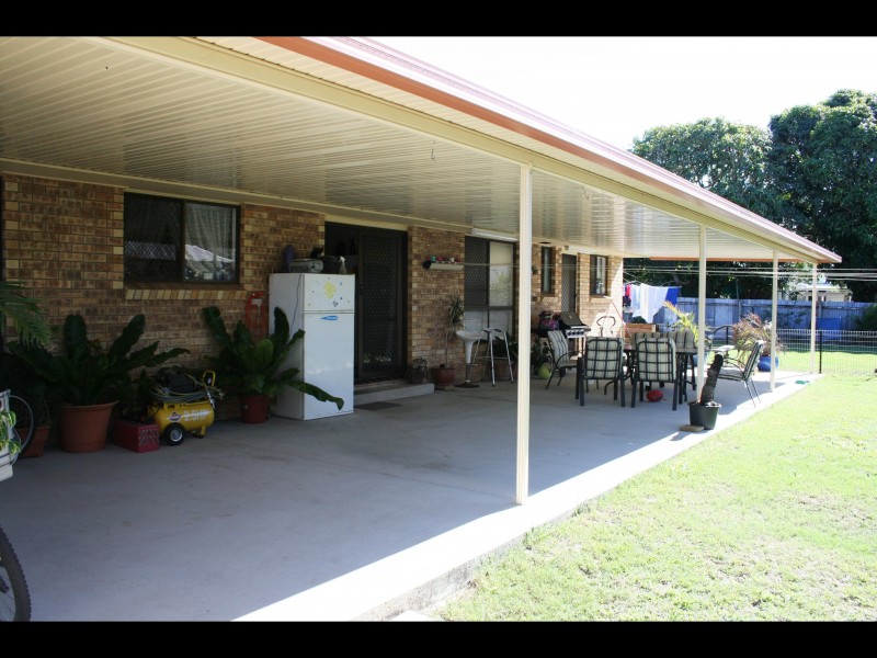 72 Cunningham Street, Urangan QLD 4655