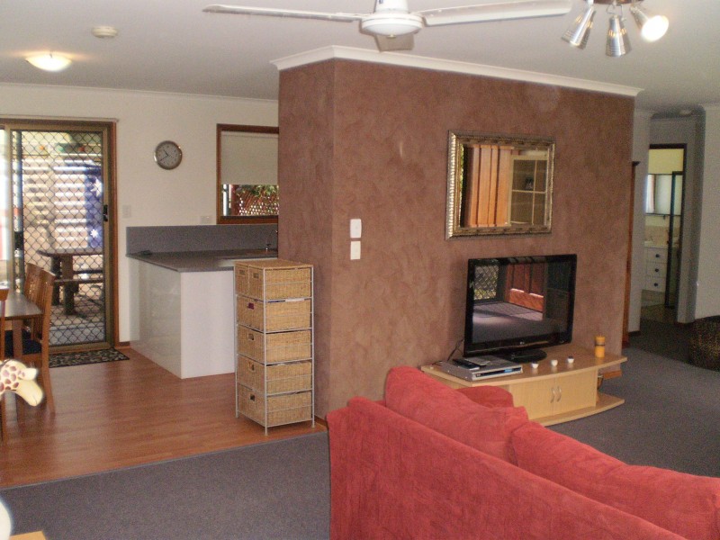 21 Connock Street, Urangan QLD 4655