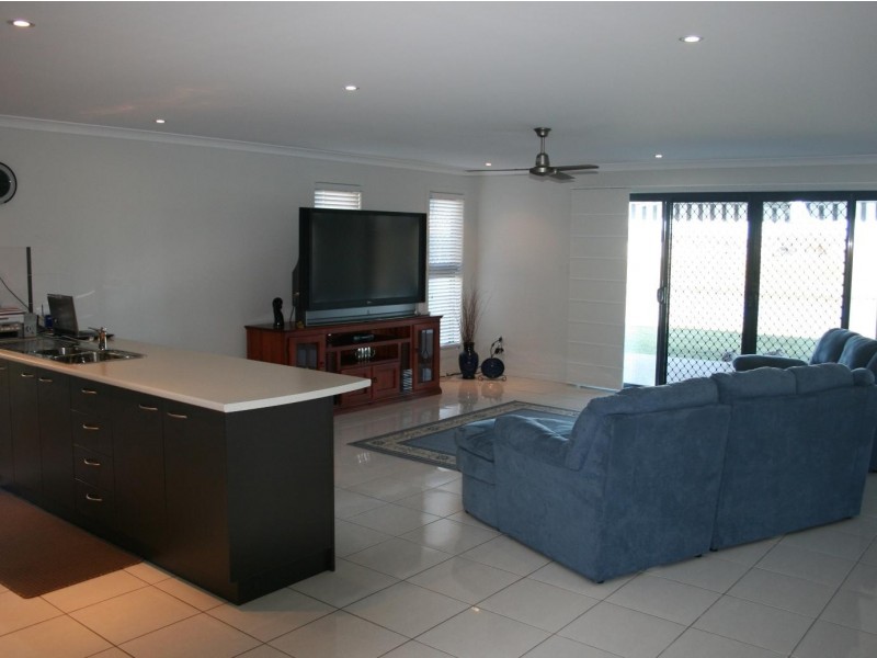 64 Earl St Vincent Circuit, Eli Waters QLD 4655