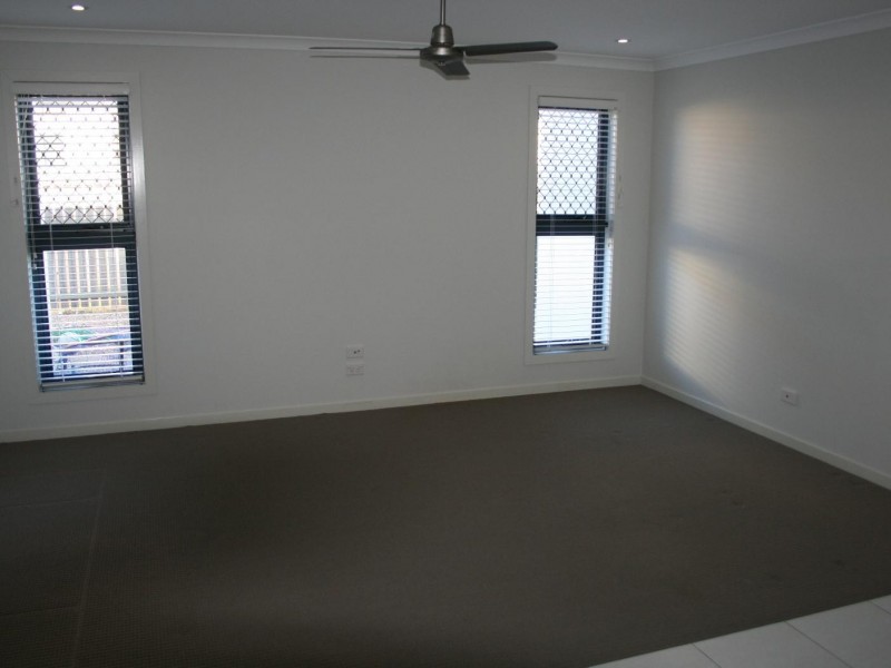 64 Earl St Vincent Circuit, Eli Waters QLD 4655