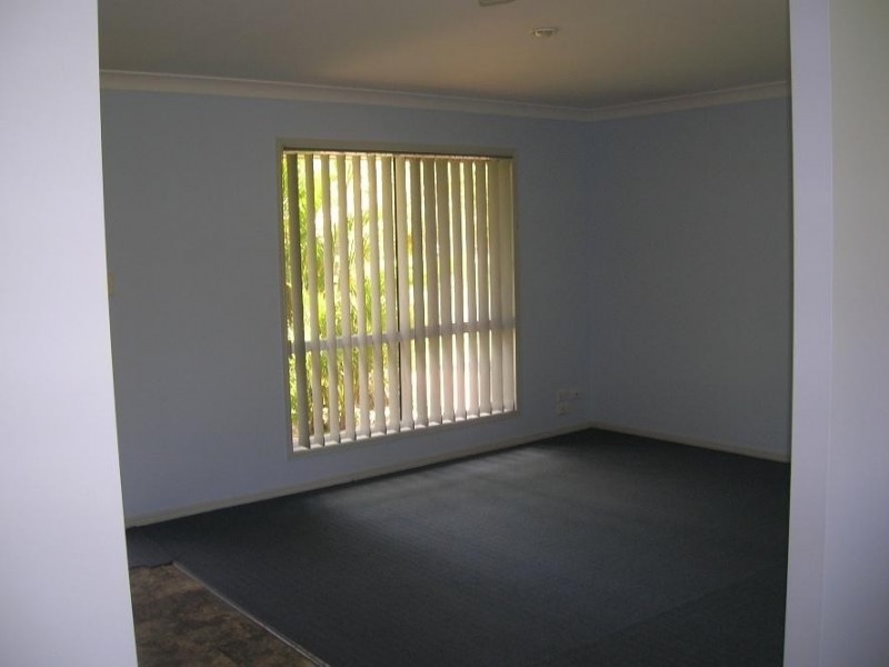 4 Glen Court, Point Vernon QLD 4655