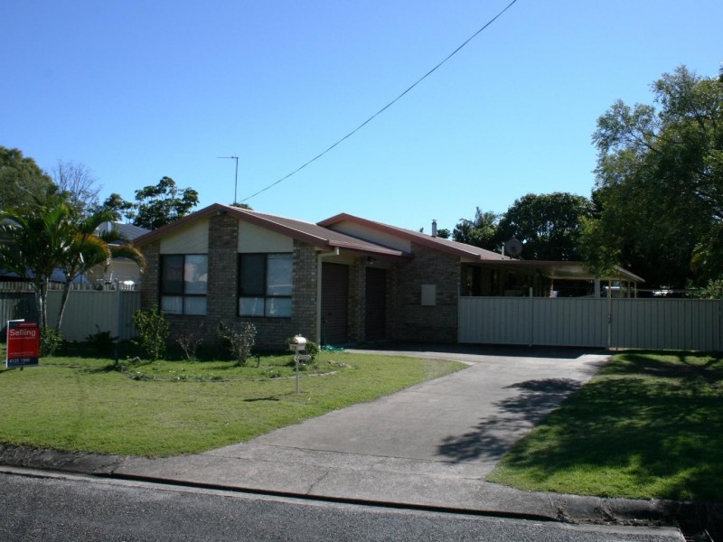 72 Cunningham Street, Urangan QLD 4655