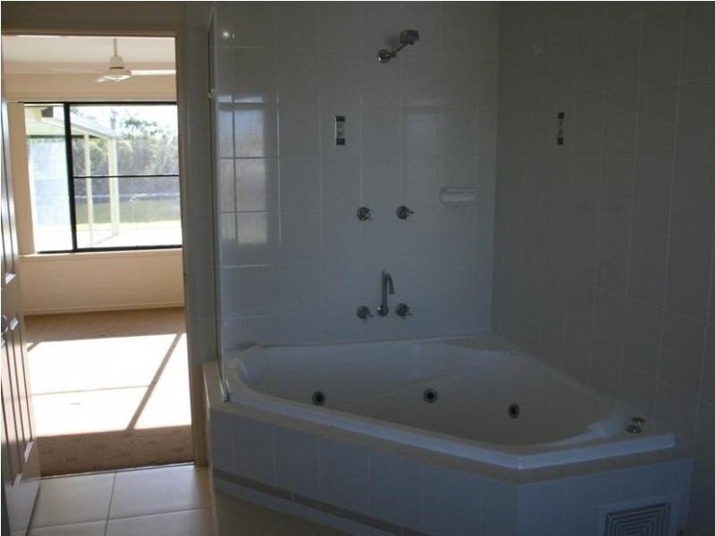 13 Lady Penrhyn Drive, Eli Waters QLD 4655