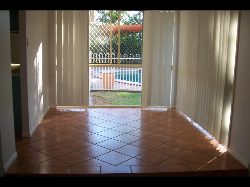 7 Delmo Court, Urraween QLD 4655