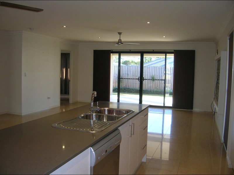 15 Bay Park Road, Wondunna QLD 4655