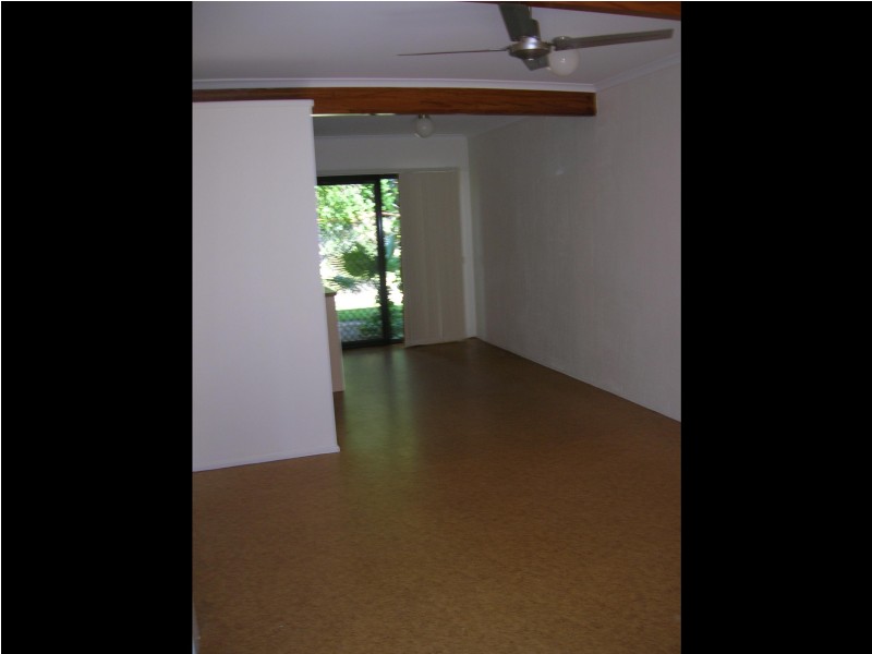 8/436 Esplanade, Torquay QLD 4655