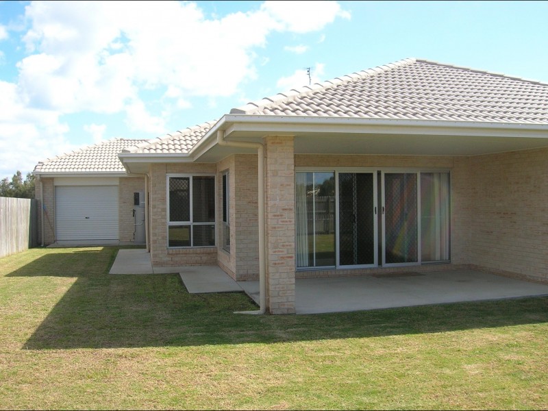 2 Genoa Court, Point Vernon QLD 4655