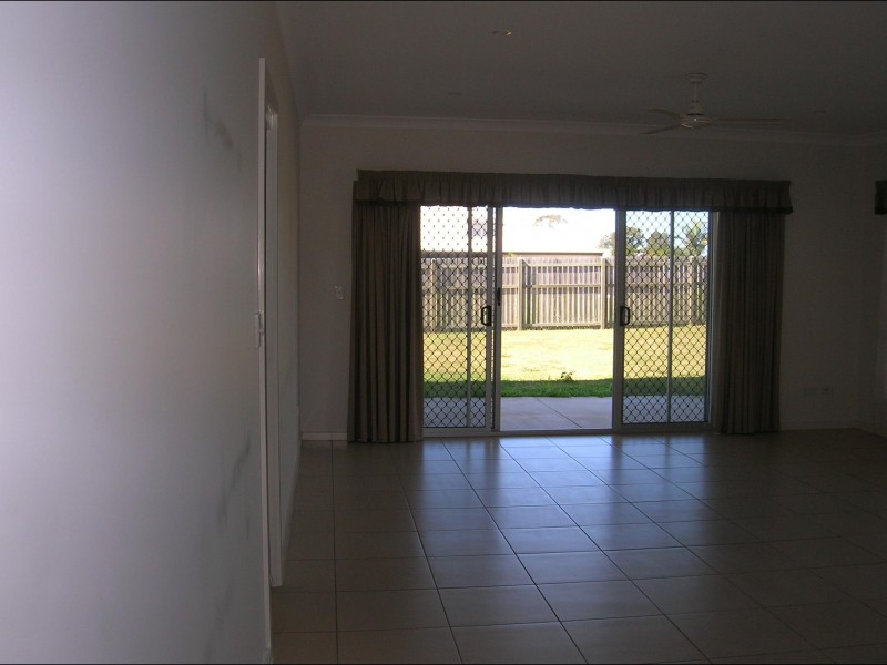 2 Genoa Court, Point Vernon QLD 4655