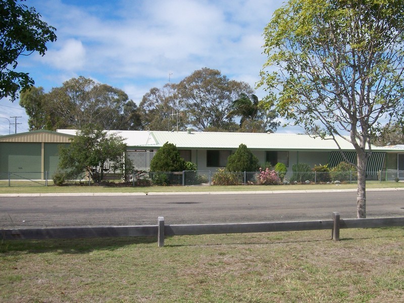 2 Toni Street, Urangan QLD 4655