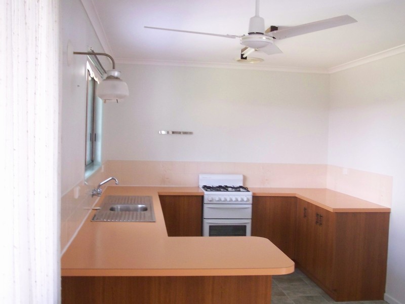 2 Toni Street, Urangan QLD 4655