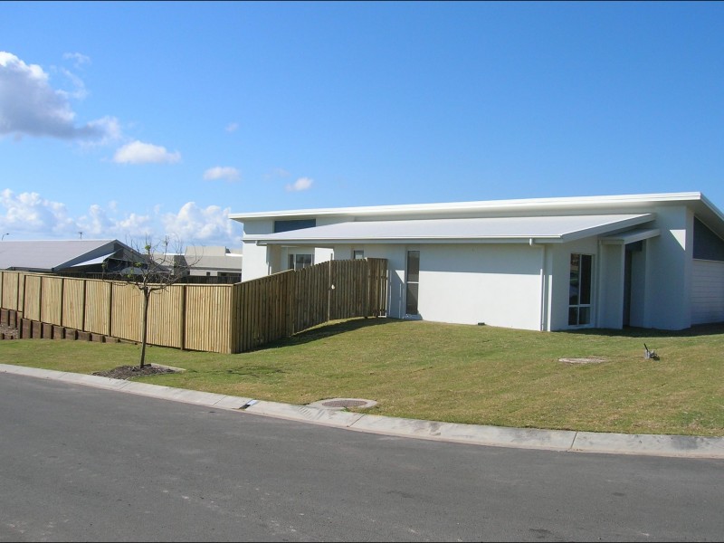 19 Seacrest Drive, Wondunna QLD 4655