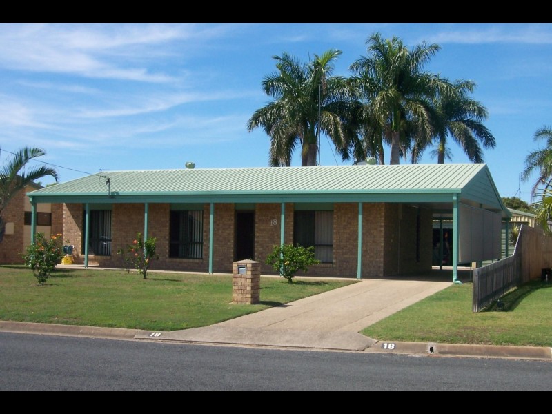 18 South Street, Urangan QLD 4655
