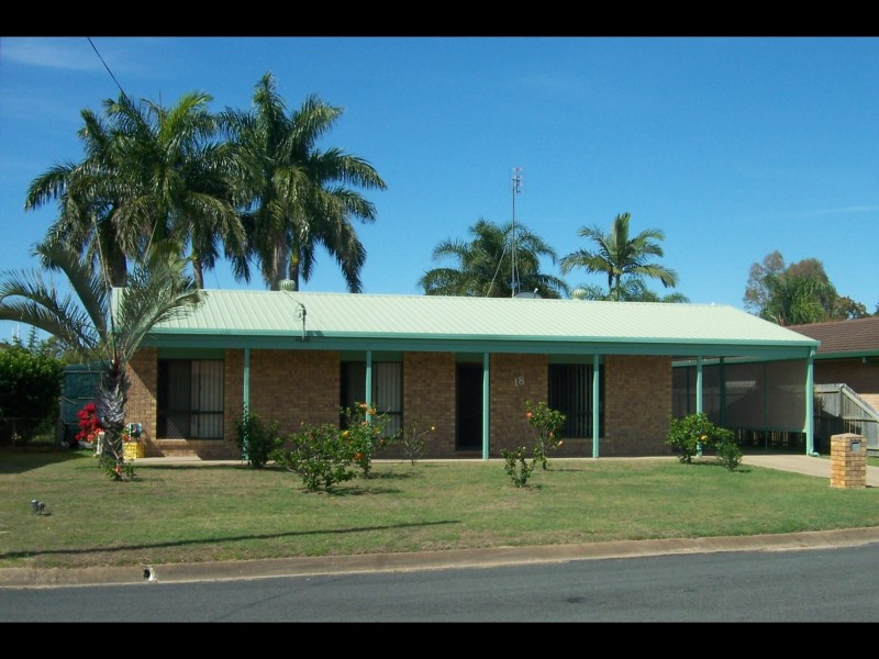 18 South Street, Urangan QLD 4655