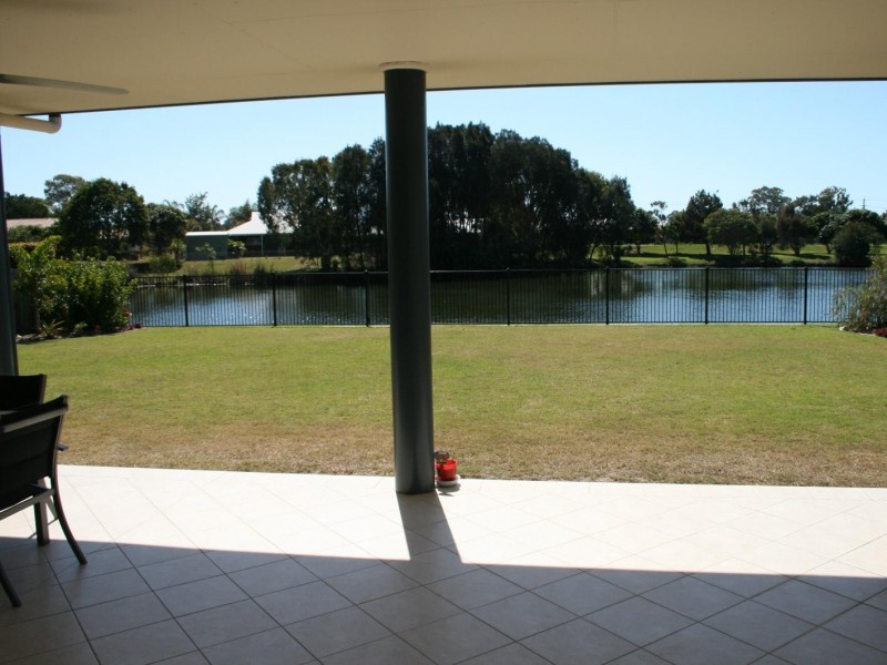 14 Harrison Circuit, Urangan QLD 4655