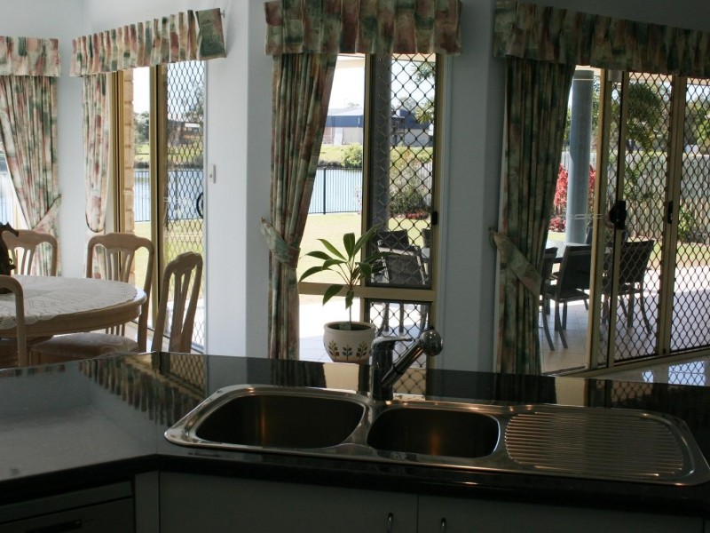 14 Harrison Circuit, Urangan QLD 4655