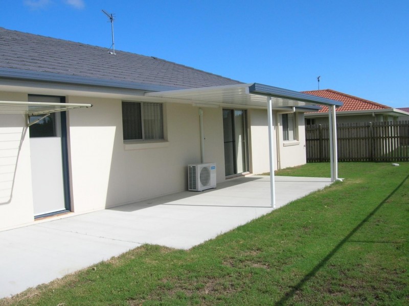 2/111 Ibis Boulevard, Eli Waters QLD 4655