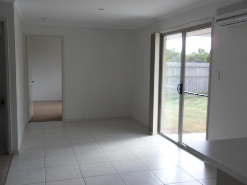 2/111 Ibis Boulevard, Eli Waters QLD 4655