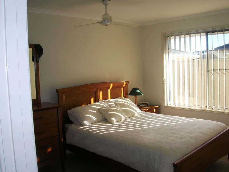 2/111 Ibis Boulevard, Eli Waters QLD 4655