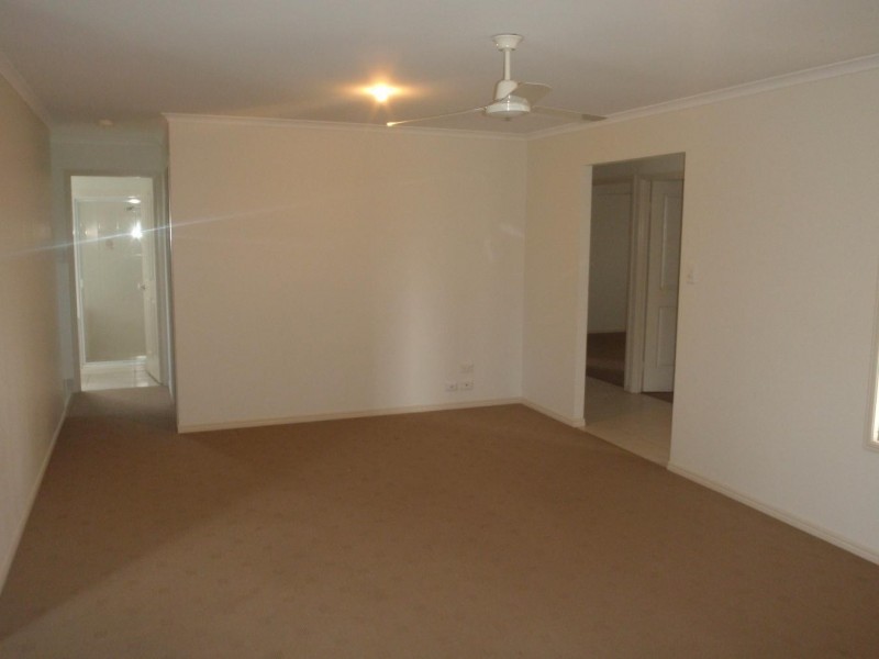 2/111 Ibis Boulevard, Eli Waters QLD 4655