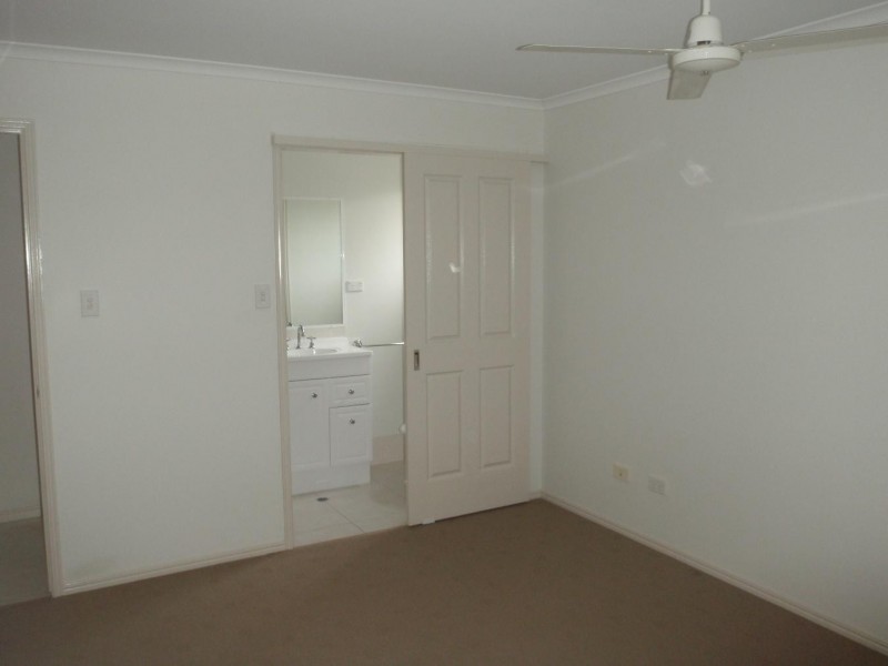 2/111 Ibis Boulevard, Eli Waters QLD 4655