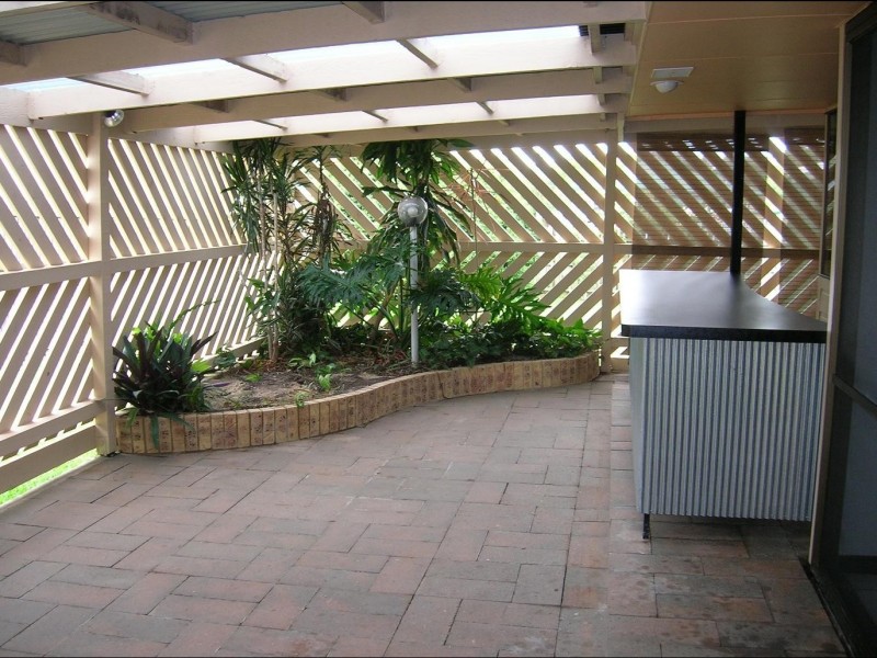 41 Hansen Street, Urangan QLD 4655